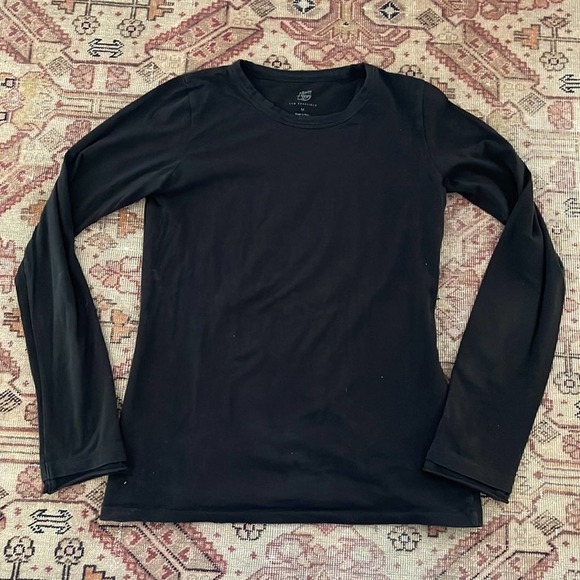 Margaret O’Leary long sleeve crew medium - Picture 2 of 5